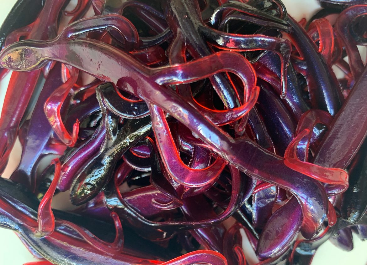 Salamandras de vinilo en color Tequila Sunrise.